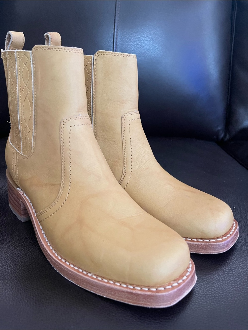 Frye Campus Chelsea Boots - Picture 3 of 13